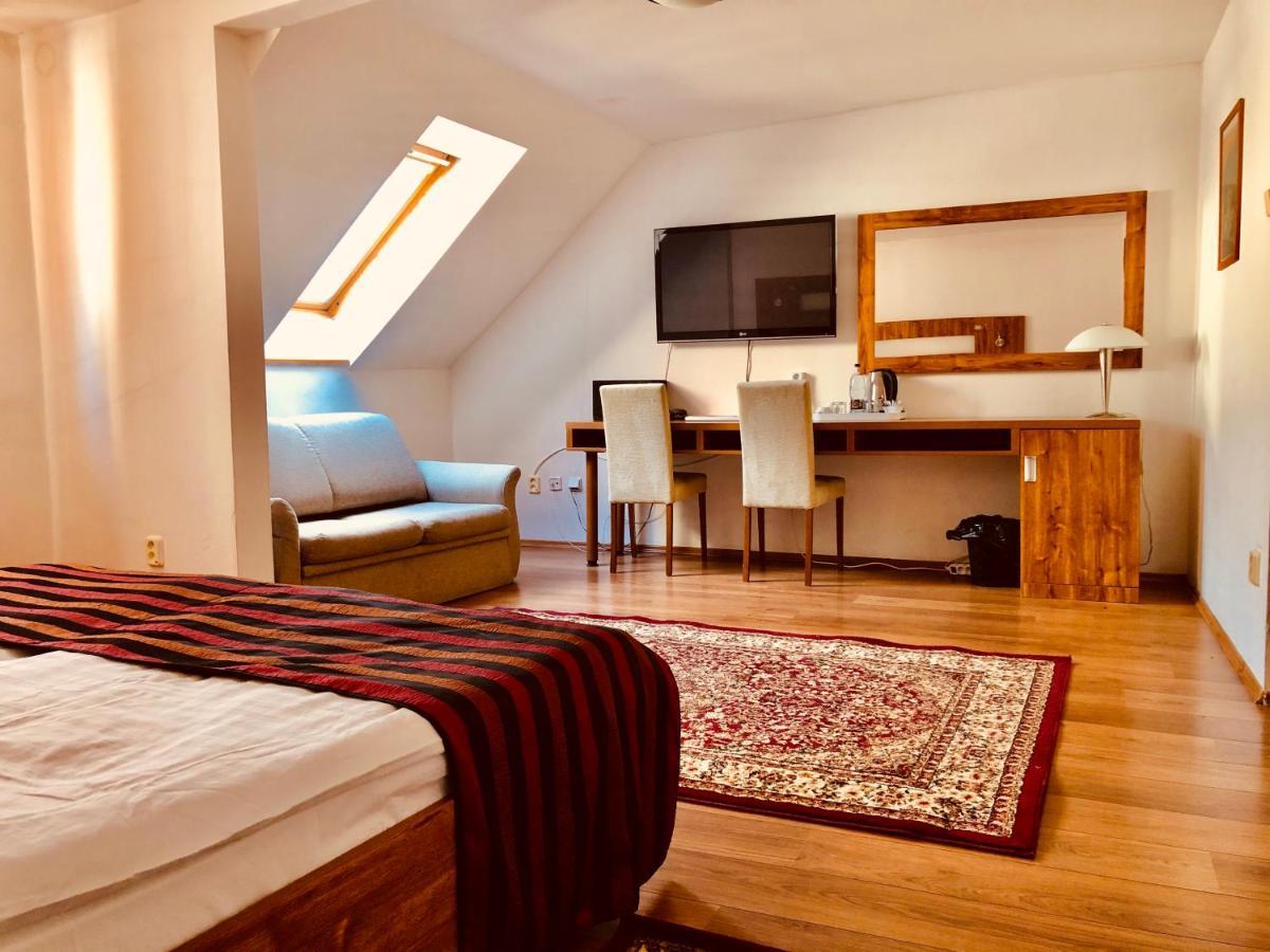 Hotel&Penzión Grand Matej Banska Stiavnica Exterior foto